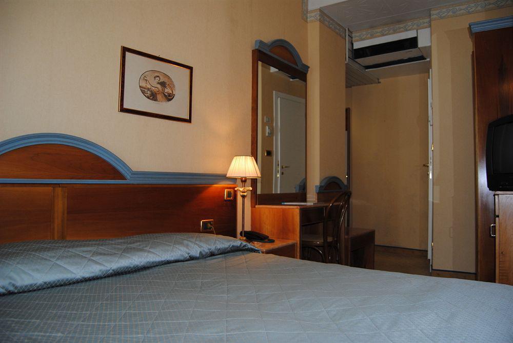 Zanhotel Regina Bologna Camera foto